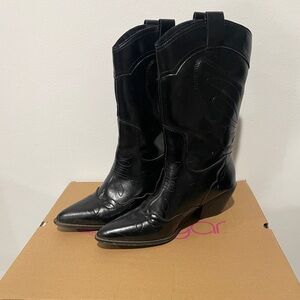 Used cute western boots